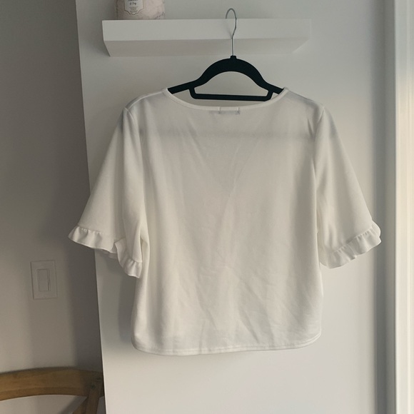 Boohoo white top with button detail size US 12 ✨ - Picture 3 of 3